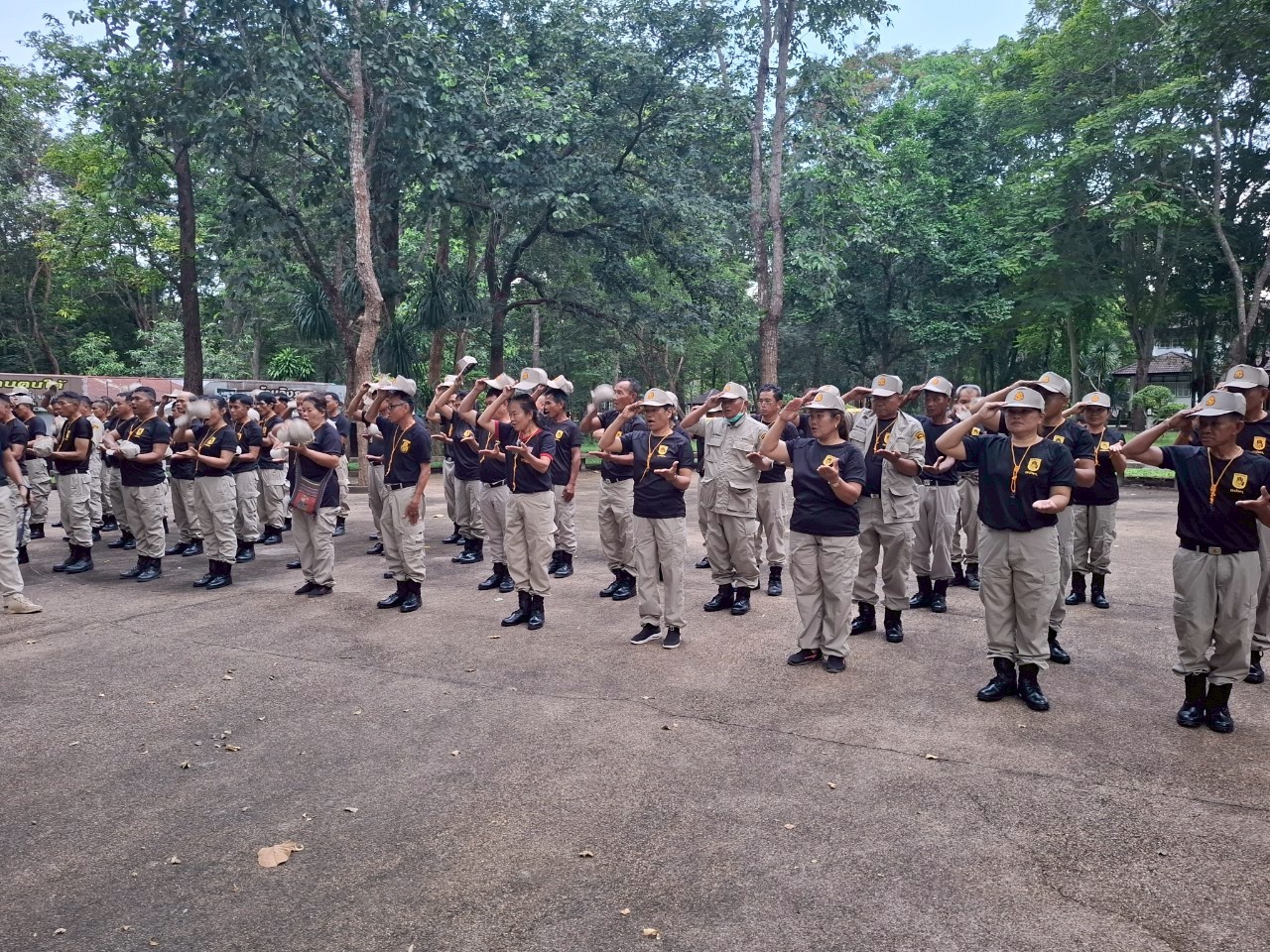 LINE_ALBUM_ทบทวน อปพร. 68_250813_117_397.jpg